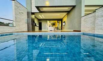 Imagem 3: Triplex com 211 m², 3 suítes plenas, área gourmet, piscina e porcelanato no Jardim Vitória