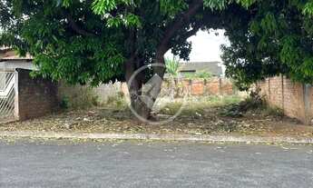 Imagem: Lote de 360 metros escorrido para rua itaguai