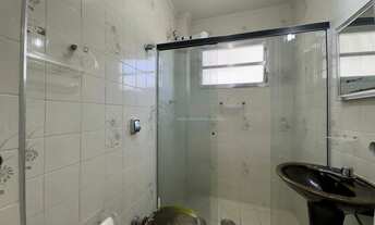 Imagem 6: Apartamento com varanda e vista mar a uma quadra da Praia das Pitangueiras, Guaruja