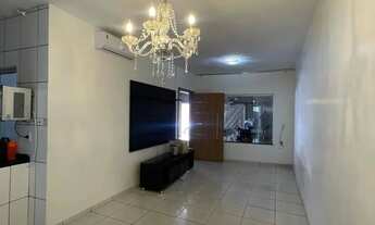 Imagem: Casa com 3 quartos com armários e ar condicionado