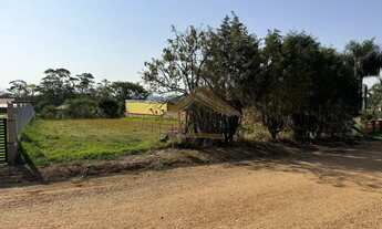 Imagem 4: Terreno com 1.000 m² em condomínio, local tranquilo com vizinhos moradores, Porangaba SP