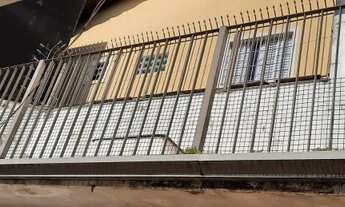 Imagem 2: Casa para venda possui 170 metros quadrados com 3 quartos em Parque Maria Helena - São Pau