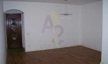 Imagem 2: Apartamento de 3 dormitórios com excelente potencial para reforma. Em prédio com recuo no