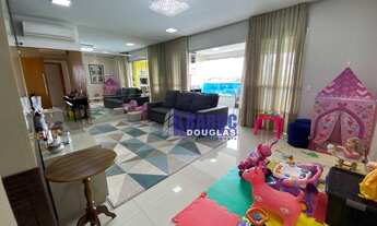 Imagem 4: Apto amplo com 03 Suítes, sacada com churrasqueira, com 141m2, completo de armários, local