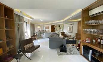 Imagem 3: Apartamento com 265 m² de área útil, 4 vagas de garagem, amplo living, 4 dormitórios sendo