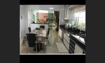 Imagem 2: Casa para aluguel possui 460 metros quadrados com 4 quartos em Jardins Atenas - Goiânia