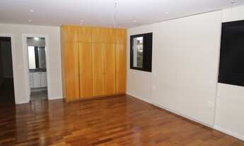 Imagem 7: Apartamento para aluguel e venda possui 240 metros quadrados com 3 quartos