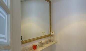 Imagem 2: Lindo apto em Moema 205 metros 4 quartos sendo 3 suítes e com 3 vagas de garagem