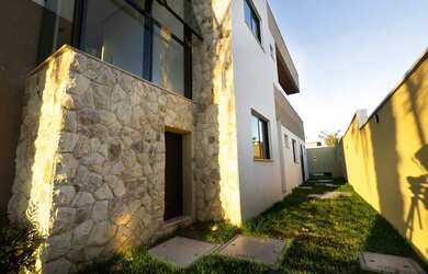 Imagem 2: Casa Alto padrão Alphaville