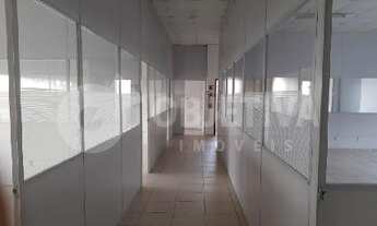 Imagem 7: Excelente sala comercial em estilo sobreloja no bairro Martins Uberlândia