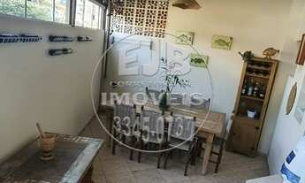 Imagem: Sobrado duplex, pé na areia, no centro