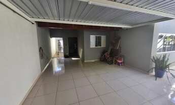 Imagem 2: Casa com planejados e decorada