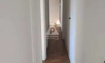 Imagem 4: Apartamento à venda de 2 quartos, rua tranquila, muito próximo a Praça Varnhagem, Shopping