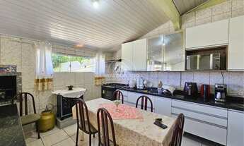 Imagem 6: Imóvel para venda possui 300 metros quadrados com 4 quartos