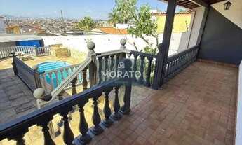 Imagem 3: Casa com 2 quartos sendo 1 suítecom 6 vagas de garagem no bairro Copacabana