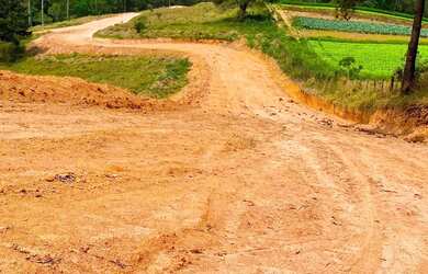 Imagem 8: Refúgio perfeito em Ibiúna! Terrenos planos próximos ao asfalto e com infraestrutura compl