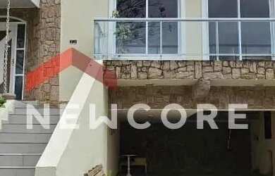 Imagem: Casa de condomínio em Rua Helena Reis Gomes