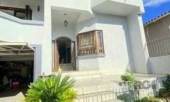 Imagem 2: Excelente casa de 300m² com 4 dormitórios no bairro Sarandi