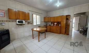 Imagem 2: Casa térrea com edícula aos fundos