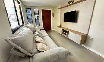 Imagem 3: Casa com três dormitórios (1 suíte), piscina e duas vagas, no bairro Areias, São José