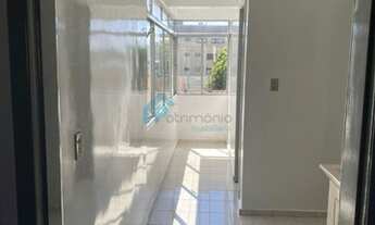 Imagem 3: Apartamento 3 dormitórios semi-mobiliado com ótima localização central