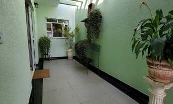 Imagem 5: Venha se encantar com esta linda térrea bem localizada!