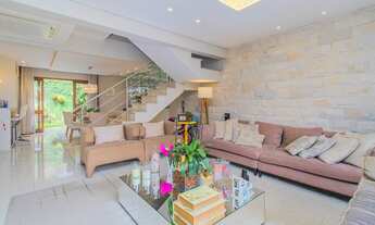 Imagem 7: Casa de condomínio sobrado para venda possui 241 metros quadrados com 4 quartos