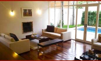 Imagem 3: Casa a venda possui 400 m² com 5 dorms sendo 2 suítes e 5 vagas e piscina - Jardim Marajoa