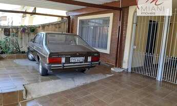 Imagem 2: Espaçosa casa térrea em ótima localização, com 495 m² de terreno, bairro tranquilo, muito