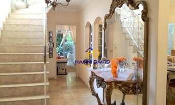 Imagem 6: Linda Casa à venda em Rua Tranquila na Vila Mariana com 3 dormitórios, 1 suíte, 3 vagas. T