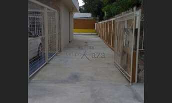 Imagem 6: Casa para aluguel tem 137 metros quadrados com 3 quartos, ideal para Clínicas, Escritórios