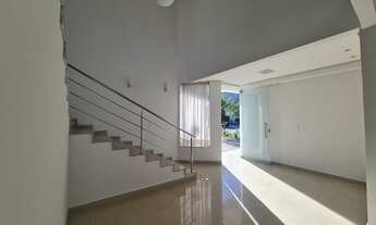 Imagem 4: Casa de condomínio sobrado para venda possui 360 metros quadrados com 4 quartos