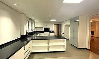 Imagem 5: Casa de condomínio para aluguel possui 350 metros quadrados com 4 quartos