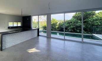 Imagem 7: Casa de condomínio sobrado para venda possui 435 metros quadrados com 4 quartos