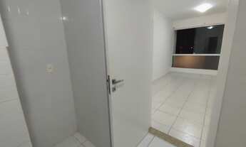 Imagem 3: Apartamento na Riviera c/ 2qts, 1br, 1vg, amrs, área srvç, blindex