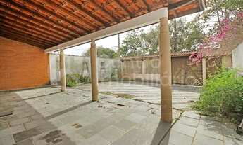 Imagem 2: CASA à venda com piscina e 3 quartos em Peruíbe, no bairro Estancia Balnearia Maria Helena