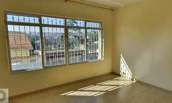 Imagem 4: Ampla casa térrea em rua sem saída, com 6 vagas e repleta de armários no km. 15 da Raposo