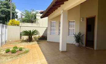 Imagem: Casa à venda em área central em Ibiporã