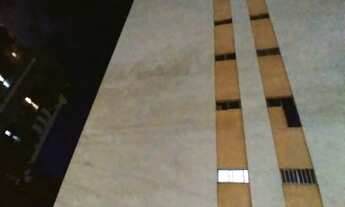 Imagem 2: Alugo Apartamento com 5 quartos em Boa Viagem - Prédio antigo