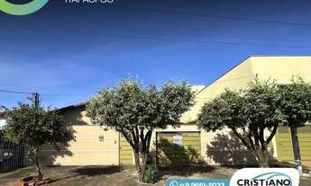 Imagem 2: Casa em Frente à Praça Do Colégio Militar