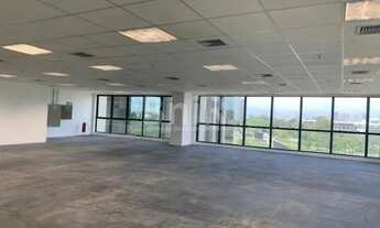 Imagem 7: CEO- sala 340m2 lineares ; podendo agregar com outra locação perfazendo total de 630m2