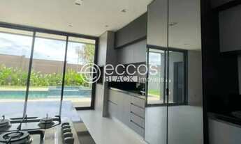 Imagem 3: Casa em condomínio para aluguel, 4 quartos, 4 suítes, 2 vagas, Morada da Colina - Uberlând