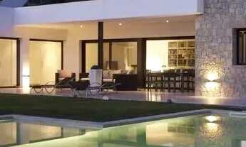 Imagem 7: Terreno com construção na planta em Igaratá Projeto com churrasqueira e piscina Entrada