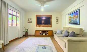 Imagem 2: Casa residencial à venda no bairro Itacorubi com 396 m² e 4 dormitórios/quartos