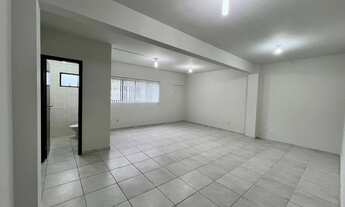 Imagem 2: Sala comercial com 47 m² e 01 banheiro