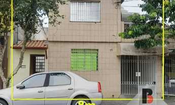 Imagem: Terreno com casas antigas