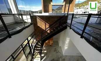 Imagem 2: Cobertura de Alto Padrão com Vista Panorâmica