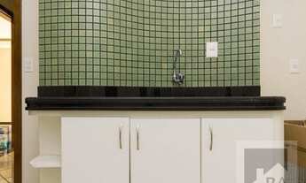 Imagem 7: Casa de esquina · 713 Sul · 4 quartos · tima localização · Potencial para reforma de moder