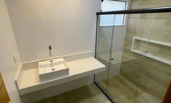 Imagem 7: Casa condomínio Vale dos Cristais para venda possui 190 metros quadrados com 3 quartos em