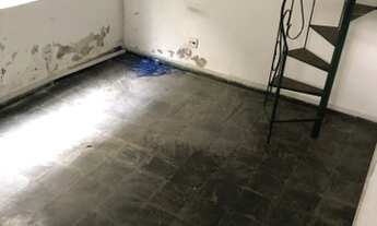 Imagem 6: Ampla loja, sobreloja e edicula, com diversas salas, e 02 vagas p/ carro